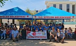 Efeler'in sanatçıları çocuklar için sahneye çıktı