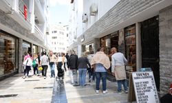 Marmaris'te yenilenen çarşı turistlerin gözdesi oldu