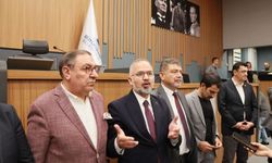 Meclis uzatmayı oynadı: Tunç Soyer'i arar olduk!