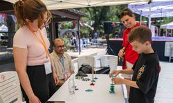 Bornova'da bilim meşalesi yandı