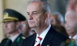 İlker Başbuğ'dan Özgür Özel'e Destek
