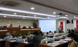 Karabağlar'da 'Kentsel Dönüşüm' krizi: Meclis kişisel şov yeri değildir