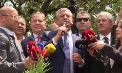 Özel TBMM önünde kalabalığa seslendi