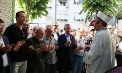 Özgür Özel İzmir'de cenazeye katıldı
