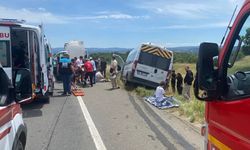 Servis Minibüsü Tankere Çarptı: 16 Yaralı