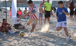 1.⁠ ⁠Günbatımı Çocuk Plaj Futbol Şenliği sona erdi
