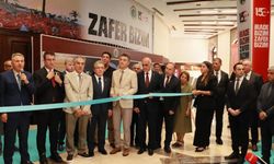 Cemil Tugay, protokole girmedi; olanları uzaktan izledi