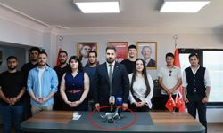 'Çocukla siyaset olmaz' eleştirilerine 'dinozorlu' mesaj!