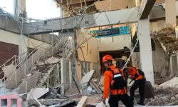 Endonezya'da 7,7'lik deprem: Can kaybı 51'e çıktı