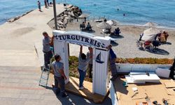 'Maviye Açılan Kapı' Turgutreis Sahilinde Yerini Aldı