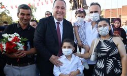 Zafer Bayramı'nda Çocukların Yüzü Güldü