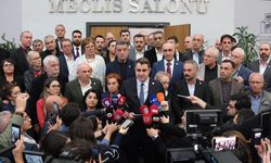 28 İlçe Başkanı Çağatay Güç'ün yanında