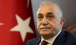 Ahmet Eşref Fakıbaba hem partisinden hem vekillikten istifa etti