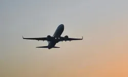 Bomba ihbarı uçak rotasını değiştirdi: Acil iniş yaptı