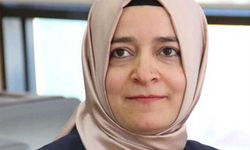 Fatma Betül Sayan Kaya'nın siyaseti ve doktorluğu tartışma konusu