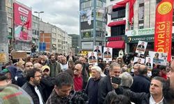 Gazeteciler sansüre karşı Kadıköy'de eylem yaptı