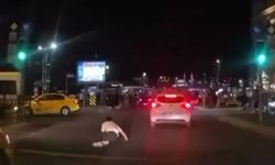 Yayaya çarpan sürücü kaçtı: Kaza kamerada
