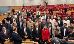 Yeni Parti'den meclis protestosu: Oturum ertelendi!