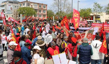 Çanakkale’de 1 Mayıs yürüyüş ve sloganlarla kutlandı