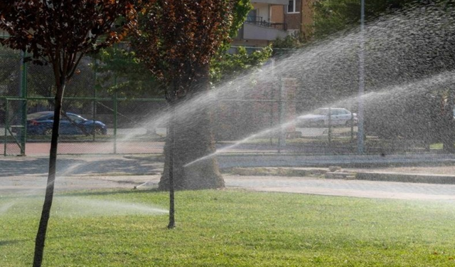 İzmir parklarında su tasarrufu seferberliği başladı