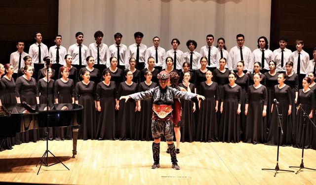 İzmir Uluslararası Çoksesli Korolar Festivali başladı: 75 koro sahnede
