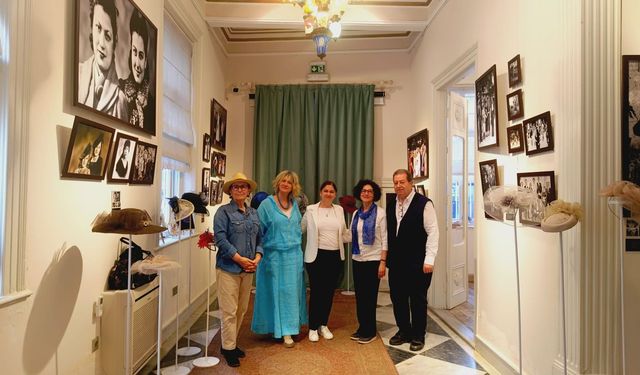 İzmir’de Kadın Şapka Kültürü sergisi ziyarete açıldı