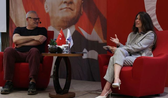 Levent Üzümcü, Çeşme’de ‘sanat ve yaşam’ üzerine konuştu