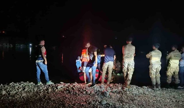 Balık tutmak için nehre giren şahıs akıntıya kapıldı, arama çalışması başlatıldı