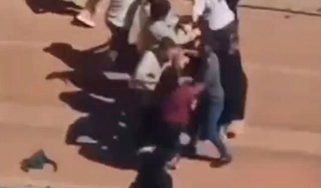 Çocukların kavgasına aileler karıştı: Kadınlar saç baş birbirine girdi