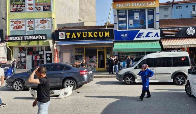 Çorum’da 3 aracın karıştığı kaza kamerada