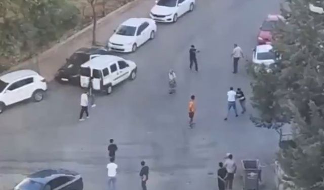 Gaziantep’te 2 kardeşe silahla saldıran şahıs yakalandı: Saldırı anı kamerada