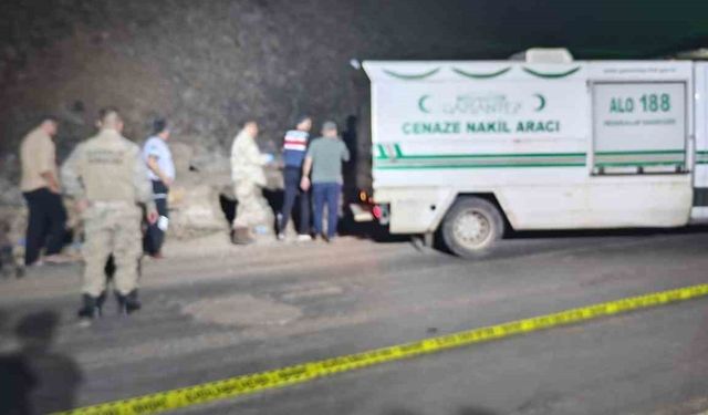 Gaziantep’te kontrolden çıkan motosiklet devrildi: 2 genç hayatını kaybetti