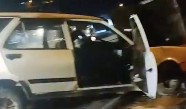 Hafif ticari araç ile otomobil çarpıştı: 6 yaralı