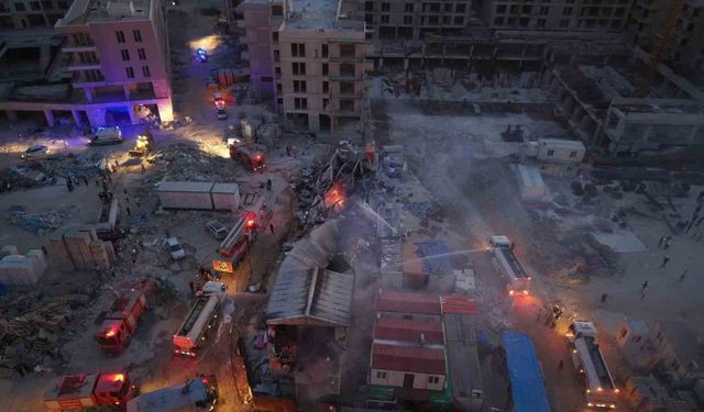 İşçilerin kaldığı prefabrik yatakhane alevlere teslim oldu