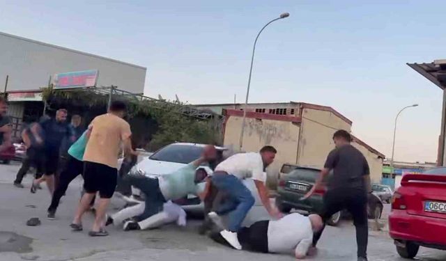 Kaza sonrası tekmeli, yumruklu kavga