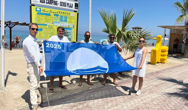 Kuşadası plajları 25 Mavi Bayrak'la taçlandı