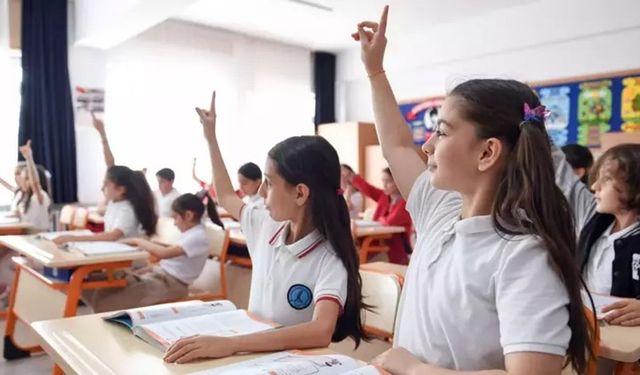 MEB ‘Çoklu Dil Eğitimi’ni tüm ortaokullarda uygulayacak