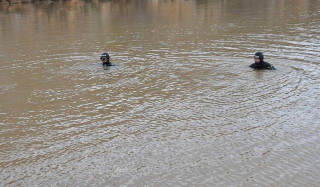 Şanlıurfa’da kanala giren 1’i çocuk 2 kişi kayboldu
