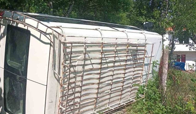 Zonguldak’ta minibüs devrildi: 3 yaralı