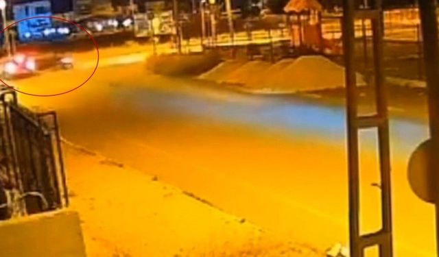 Çarpışmanın etkisiyle araç metrelerce sürüklendi