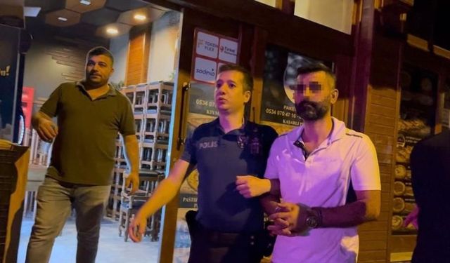 Polise bıçakla saldırdı, silahla böyle vuruldu