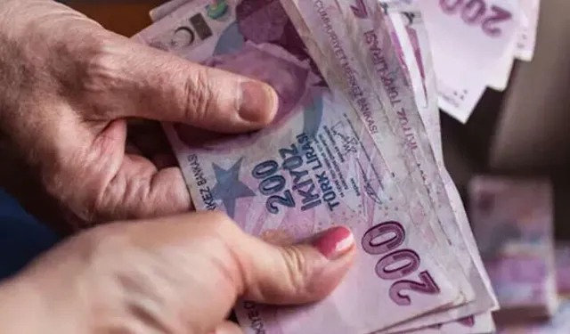 Yaşlı ve engelli aylıkları artışlı olarak hesaplarda
