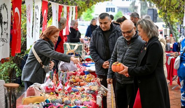 Bornova'da yılbaşı hediyelik eşya günleri