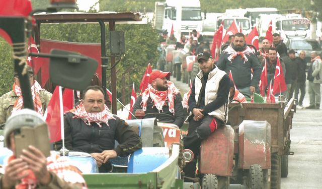 Gümüldür'de mandalina üreticilerinden traktörlü konvoy