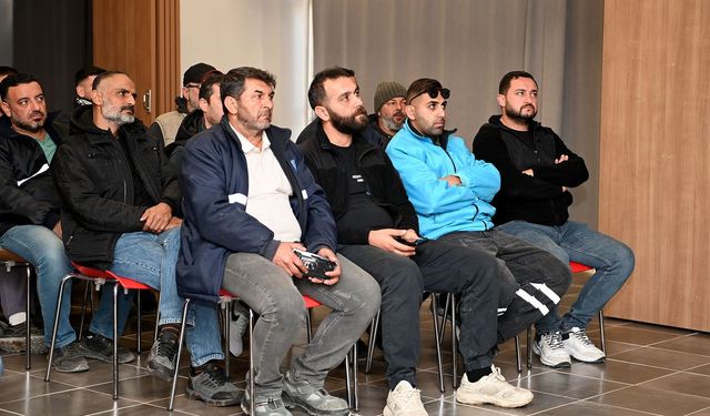 Kuşadası Belediyesi Temizlik İşleri Müdürlüğü'nde 'Güvenli Sürüş Eğitimi'