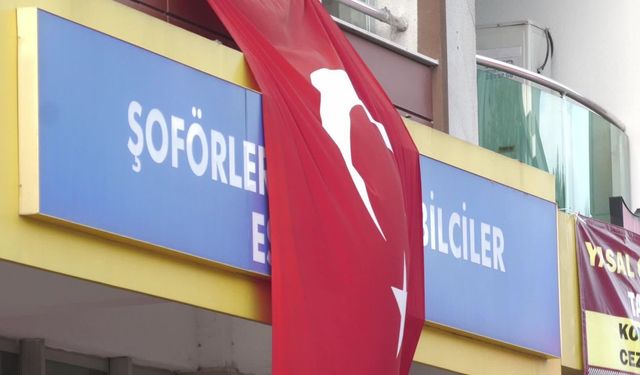 'Al bayrağımız gönderden inmeyecek'