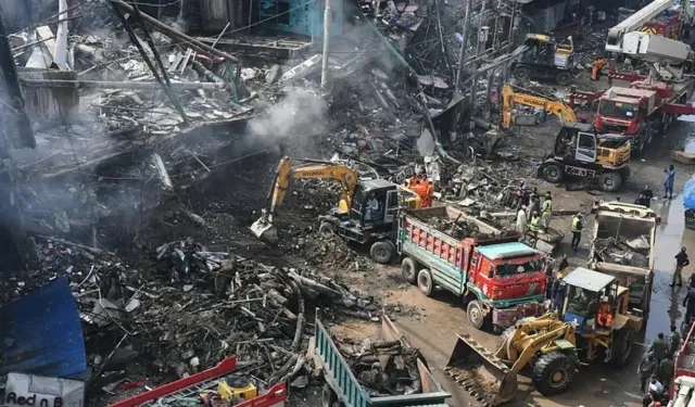 Pakistan'da AVM yangınında bilanço ağırlaşıyor: Ölü kaybı 71'e yükseldi