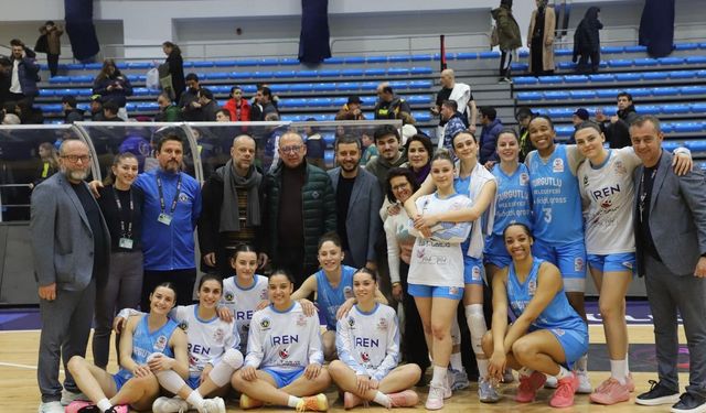 Turgutlu Belediyesi kadın basketbol takımı yarı finalde