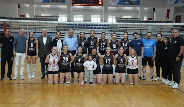 Turgutlu'nun Sultanları sezona evinde veda ediyor