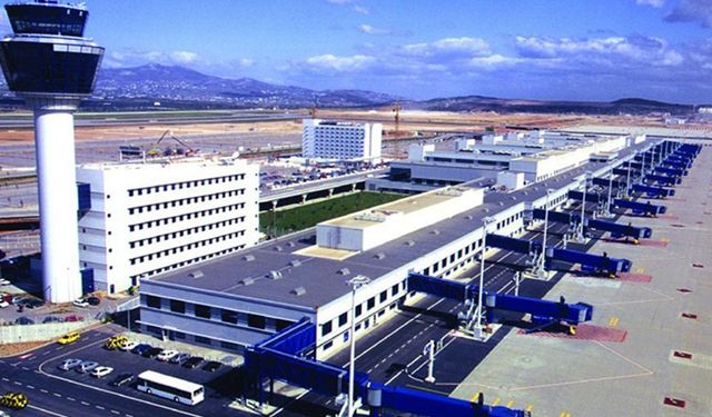 Uçaklar Yunanistan'a inemedi Türkiye'ye yönlendirildi